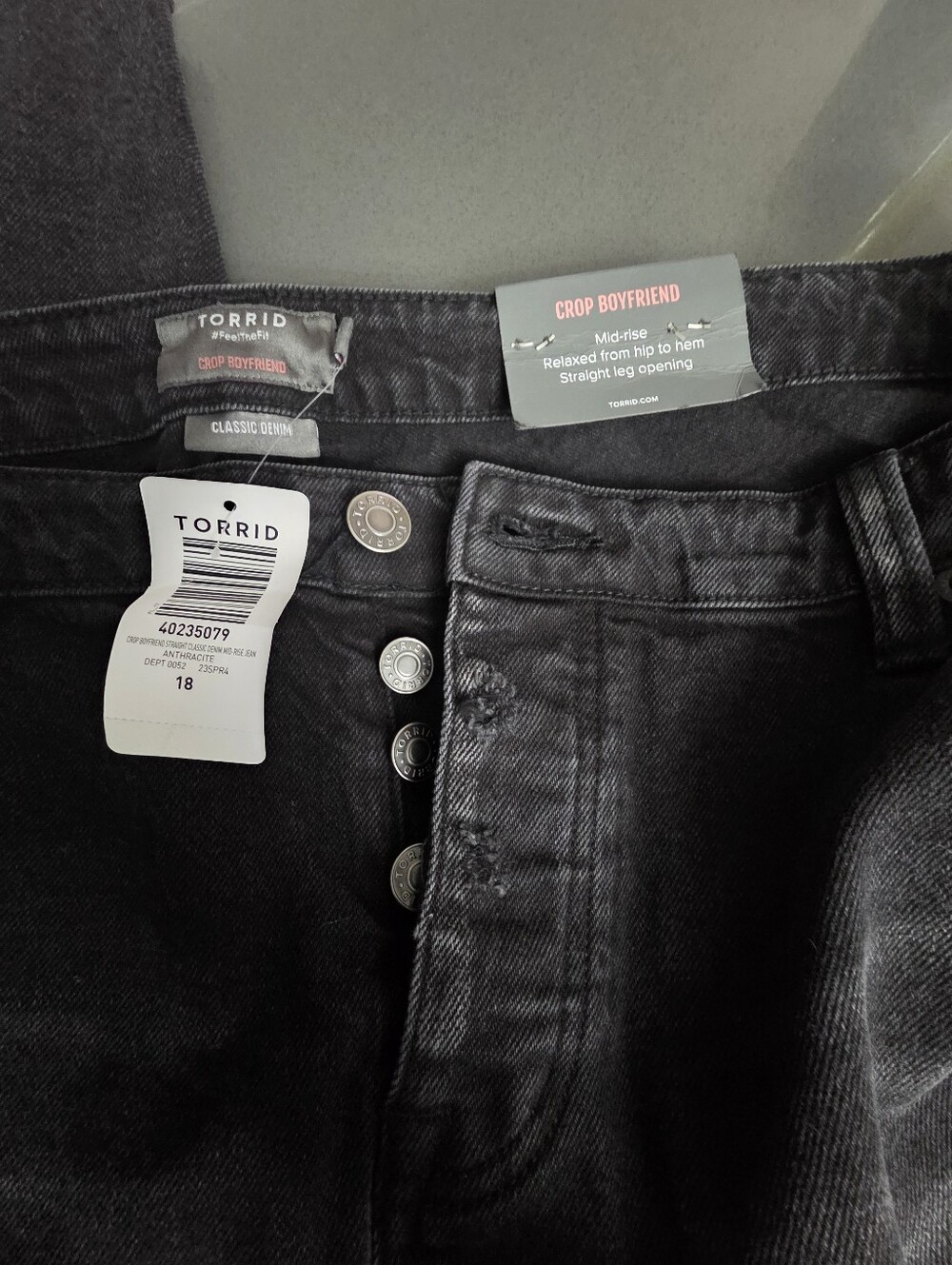 Torrid Crop Boyfriend Mid-Rise 18